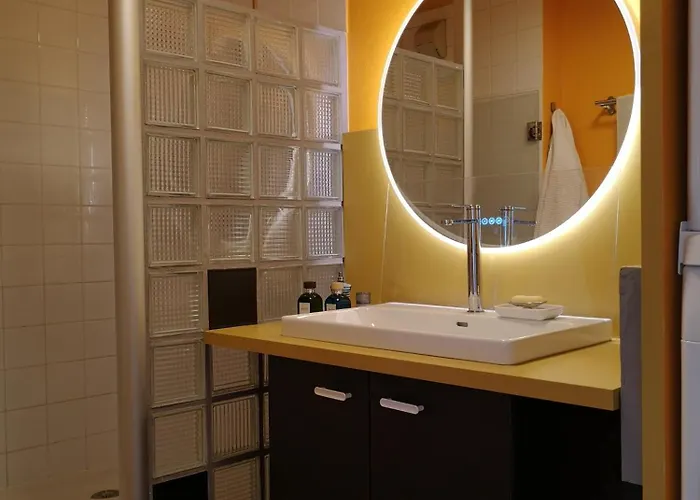 La De Pat Πανσιόν *